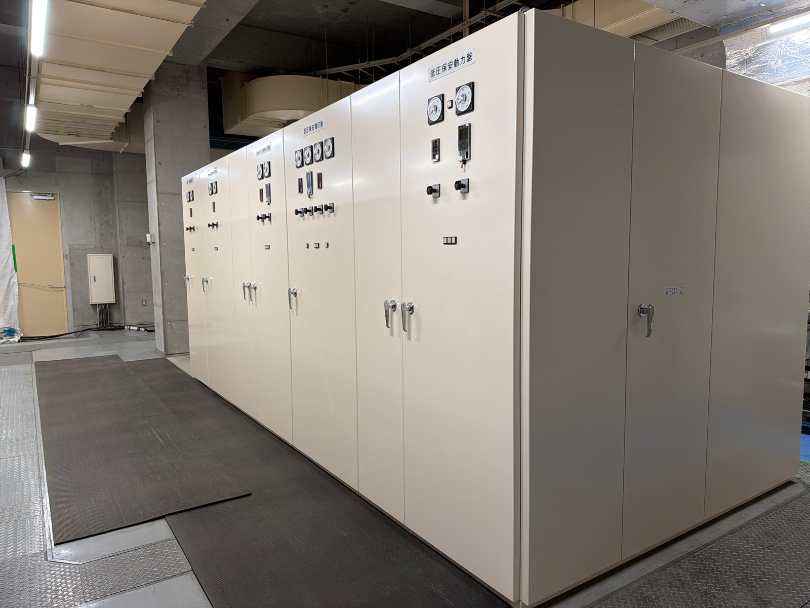 公共施設のキュービクル更新工事を実施しました